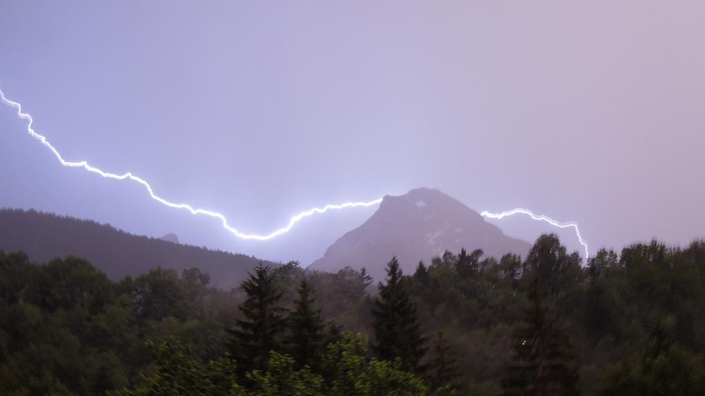 شقة Haus Alpengluehn Engedey المظهر الخارجي الصورة